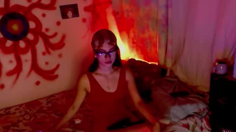 Annie Walker online show from October 14, 2025, 12:00 am