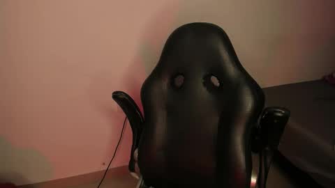 Annika online show from November 26, 2025, 2:12 am