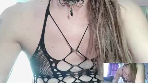 annitsx online show from March 9, 2025, 3:49 pm