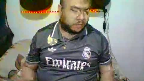 lion kennedy independent model moderator online show from October 29, 2025, 2:58 am