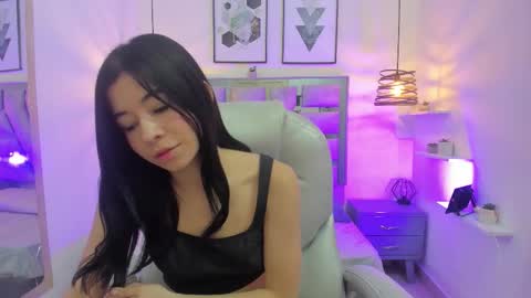 Anny bridge online show from November 18, 2025, 1:04 pm