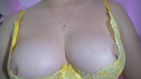Snapshot of anny_dee chatting on April 23, 2026, 4:46 am Anny online show from April 23, 2026, 4:46 am
