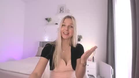 Anny online show from March 8, 2026, 10:52 am