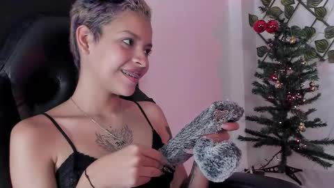 Anny online show from December 16, 2025, 3:33 am