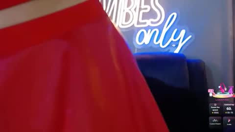 Snapshot of anny_loves chatting on February 10, 2026, 6:12 pm anny_loves online show from February 10, 2026, 6:12 pm