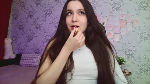 Annie online show from December 18, 2024, 5:04 am