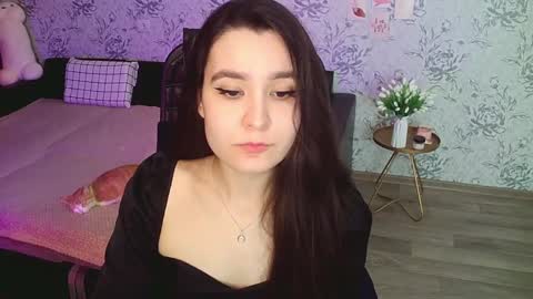 Annie online show from December 24, 2024, 4:19 pm