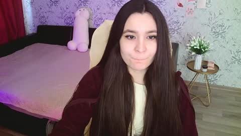 Annie online show from January 25, 2025, 7:49 am