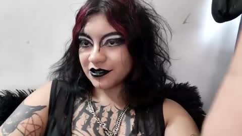 Snapshot of anny_velvetpain chatting on February 13, 2026, 9:22 pm Annie online show from February 13, 2026, 9:22 pm