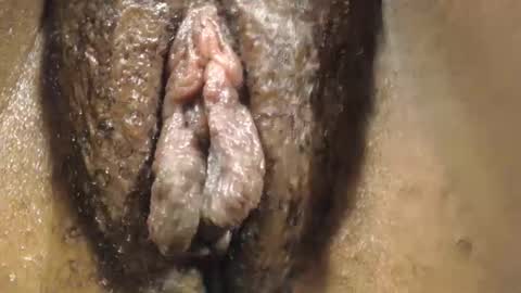 Anny online show from November 25, 2025, 5:07 am