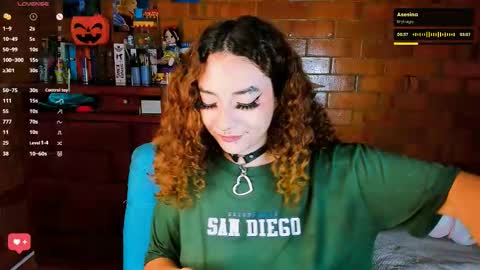 Anny  IG online show from November 4, 2025, 3:38 am