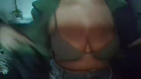 Snapshot of annyksada chatting on June 1, 2026, 7:48 pm annyksada online show from June 1, 2026, 7:48 pm