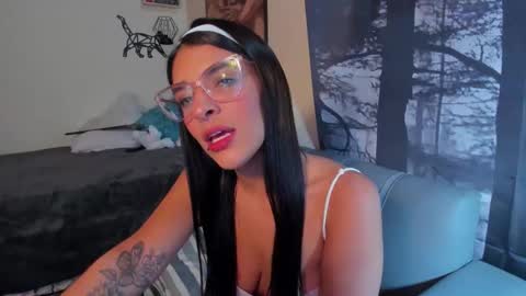 Snapshot of annyluna1 chatting on April 24, 2026, 9:28 pm Annyluna online show from April 24, 2026, 9:28 pm