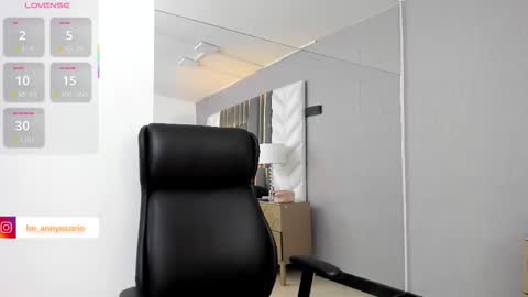 Snapshot of annyosoriio chatting on November 10, 2025, 8:19 pm Anny online show from November 10, 2025, 8:19 pm