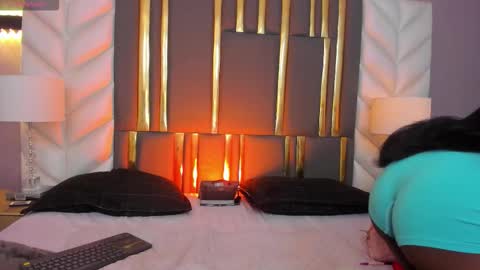 Snapshot of annyosoriio chatting on November 30, 2025, 12:31 pm Anny online show from November 30, 2025, 12:31 pm