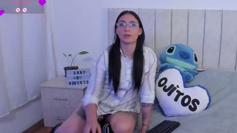 Anny online show from December 22, 2025, 11:02 pm