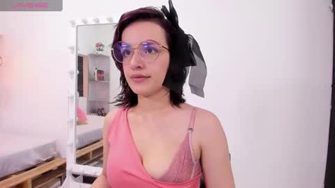 Anny online show from November 15, 2025, 4:36 pm