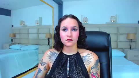 AnnyT online show from September 16, 2025, 8:43 pm