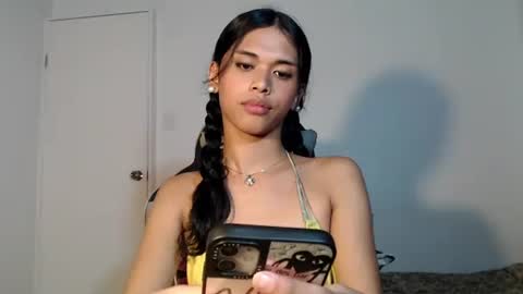 anok_yaii online show from November 11, 2025, 3:01 pm