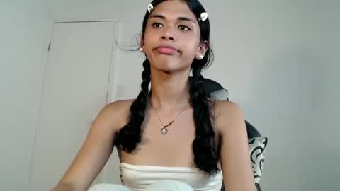 anok_yaii online show from November 13, 2025, 5:50 am