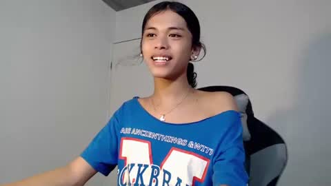 Snapshot of anok_yaii chatting on December 17, 2025, 6:30 am anok_yaii online show from December 17, 2025, 6:30 am