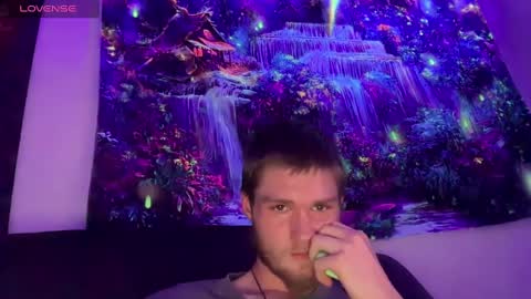 Snapshot of anomalies_ig chatting on January 4, 2025, 1:31 am anomalies_ig online show from January 4, 2025, 1:31 am