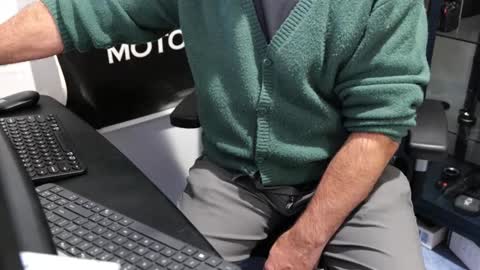 D online show from October 11, 2025, 3:43 pm