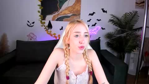 Anora online show from November 4, 2025, 7:18 am