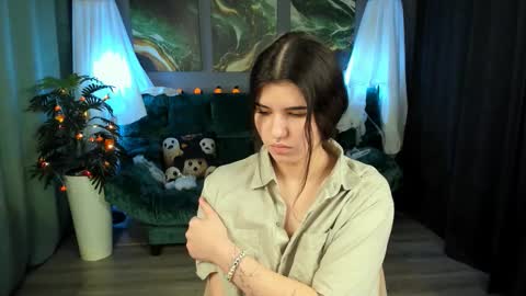 Anora online show from October 10, 2025, 6:40 pm