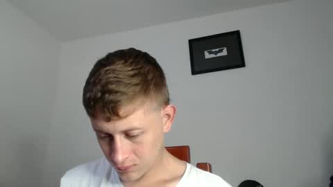 Snapshot of anthonnymorrison chatting on December 2, 2024, 5:15 pm leon online show from December 2, 2024, 5:15 pm