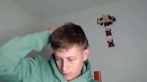 Snapshot of anthonnymorrison chatting on December 10, 2024, 6:01 am leon online show from December 10, 2024, 6:01 am