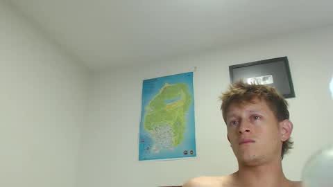 Snapshot of anthonnymorrison chatting on February 24, 2025, 4:27 am leon online show from February 24, 2025, 4:27 am