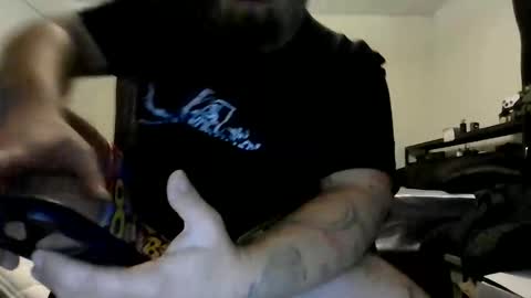 anthonygiacomazzo1 online show from September 10, 2025, 3:23 pm