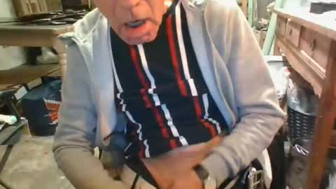 Snapshot of anthonyxxaa chatting on December 15, 2025, 5:17 pm anthonyxxaa online show from December 15, 2025, 5:17 pm