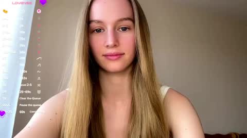 Snapshot of antionettepulgarin chatting on May 7, 2026, 3:06 pm Viktoria online show from May 7, 2026, 3:06 pm