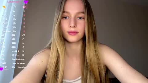 Snapshot of antionettepulgarin chatting on May 8, 2026, 3:17 pm Viktoria online show from May 8, 2026, 3:17 pm