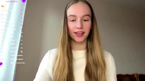 Snapshot of antionettepulgarin chatting on May 20, 2026, 3:07 pm Viktoria online show from May 20, 2026, 3:07 pm