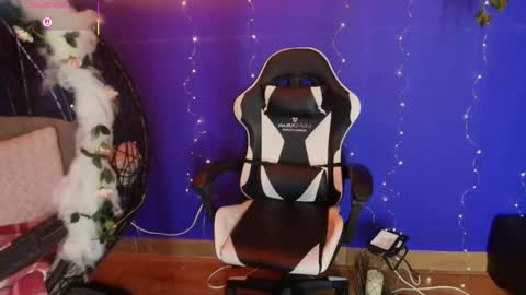 Antonella online show from November 30, 2025, 2:59 am