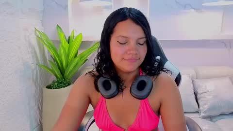 Antonela online show from September 25, 2025, 5:27 pm