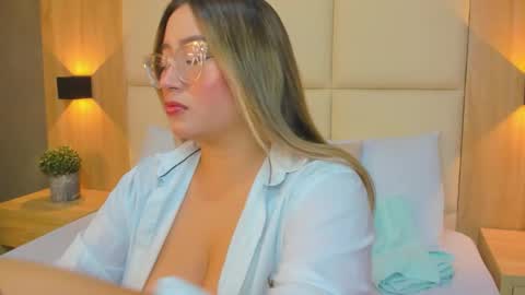 Snapshot of antonella_cutie_ chatting on December 22, 2025, 12:02 pm A N T O N E L L A online show from December 22, 2025, 12:02 pm