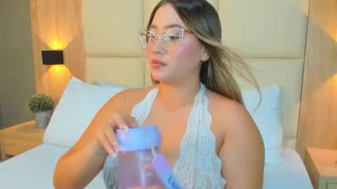 Snapshot of antonella_cutie_ chatting on January 8, 2026, 12:18 pm A N T O N E L L A online show from January 8, 2026, 12:18 pm