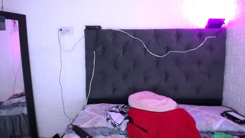Snapshot of antonella_mcry chatting on December 14, 2024, 9:13 pm antonella online show from December 14, 2024, 9:13 pm