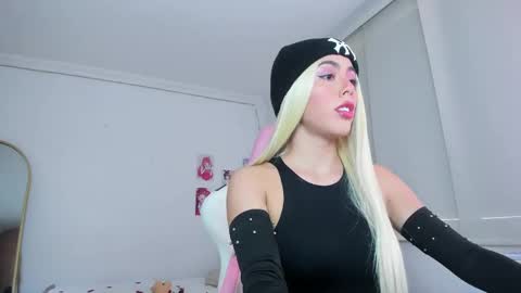 antonellagoddess online show from February 14, 2025, 9:32 pm