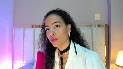 AntonellaHall  online show from November 14, 2025, 11:42 am