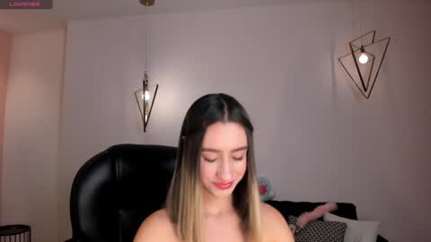 Snapshot of antonellahansx chatting on December 27, 2024, 11:17 am Antonella Hans online show from December 27, 2024, 11:17 am