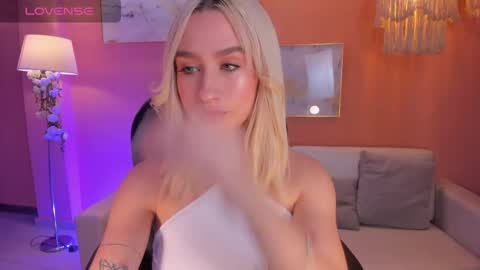 Snapshot of antonellahansx chatting on March 2, 2025, 11:50 am Antonella Hans online show from March 2, 2025, 11:50 am