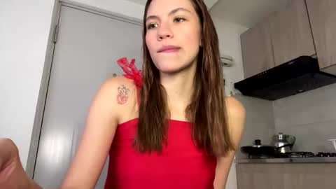 Snapshot of antonellarossii_ chatting on December 4, 2024, 1:09 pm Antonella online show from December 4, 2024, 1:09 pm