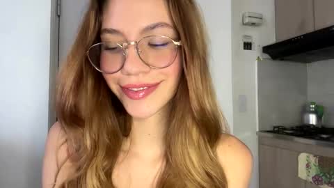 Snapshot of antonellarossii_ chatting on February 8, 2025, 4:25 pm Antonella online show from February 8, 2025, 4:25 pm