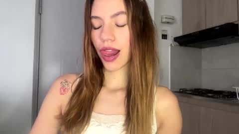 Snapshot of antonellarossii_ chatting on February 9, 2025, 1:14 pm Antonella online show from February 9, 2025, 1:14 pm