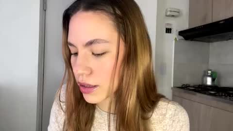 Snapshot of antonellarossii_ chatting on February 10, 2025, 1:01 pm Antonella online show from February 10, 2025, 1:01 pm